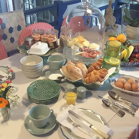 Rua Das Rosas 22/b&b Alojamento de Acomodação e Pequeno-almoço *