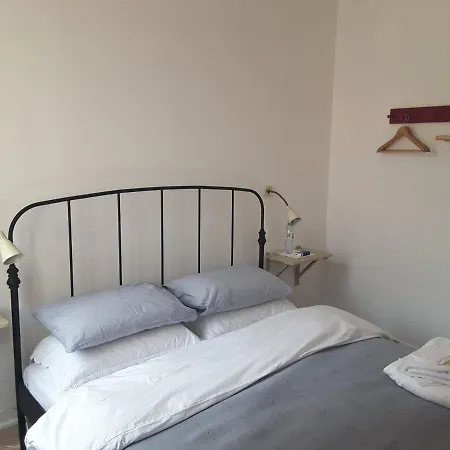 Rua Das Rosas 22/b&b Bed and breakfast Figueira da Foz